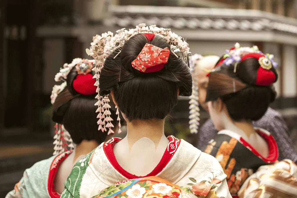 geisha-in-kyoto-_japan